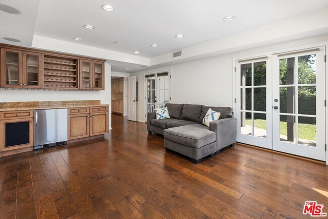 Building Photo - 1024 25th St