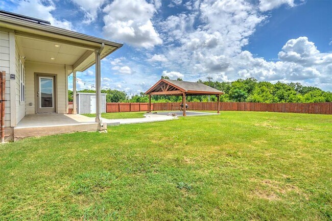 Building Photo - 521 Mossy Rock Dr