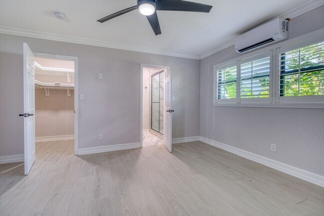Building Photo - Treasure Island Three Bedroom, Two Bath Furnished Single Family Home on the water.