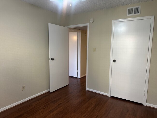 Building Photo - 2120 El Paseo St