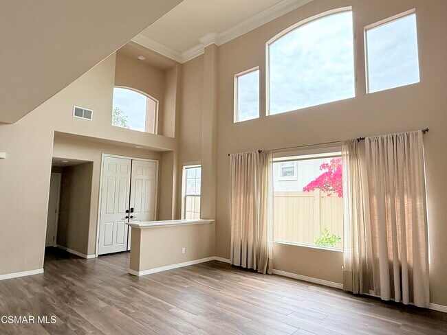 Building Photo - 2851 Silk Oak Ave