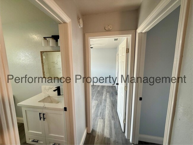 Building Photo - 1108 McDonald Way