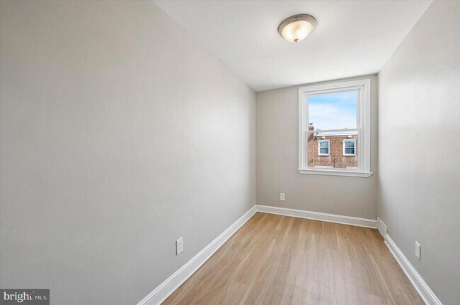 Building Photo - 306 Pine St