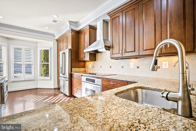 Building Photo - 211 Mill St