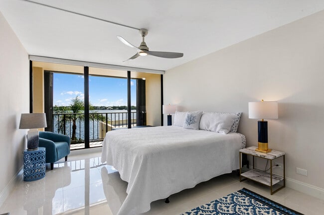 Building Photo - 130 Lakeshore Dr