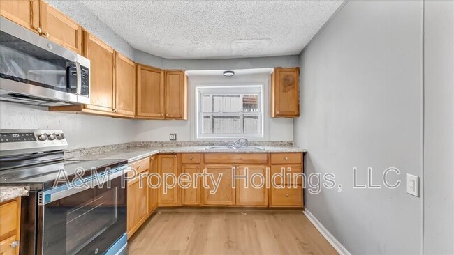 Building Photo - 841 Jackson St