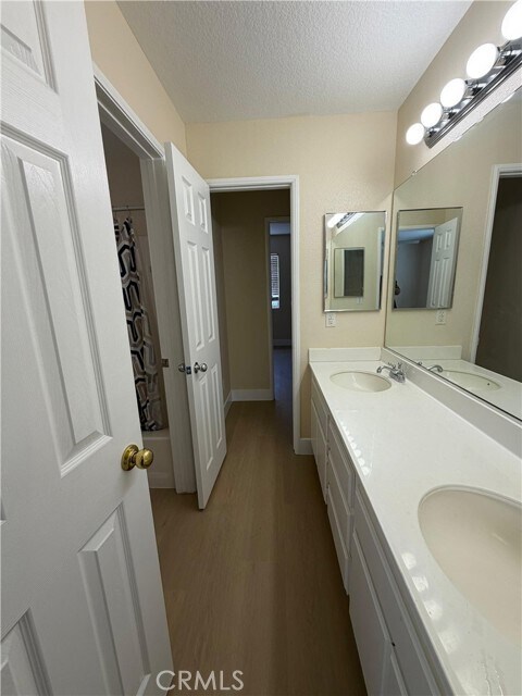 Building Photo - 23656 Morning Glory Dr