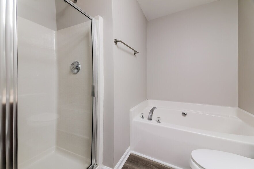 Building Photo - 3501 Pinkham Way