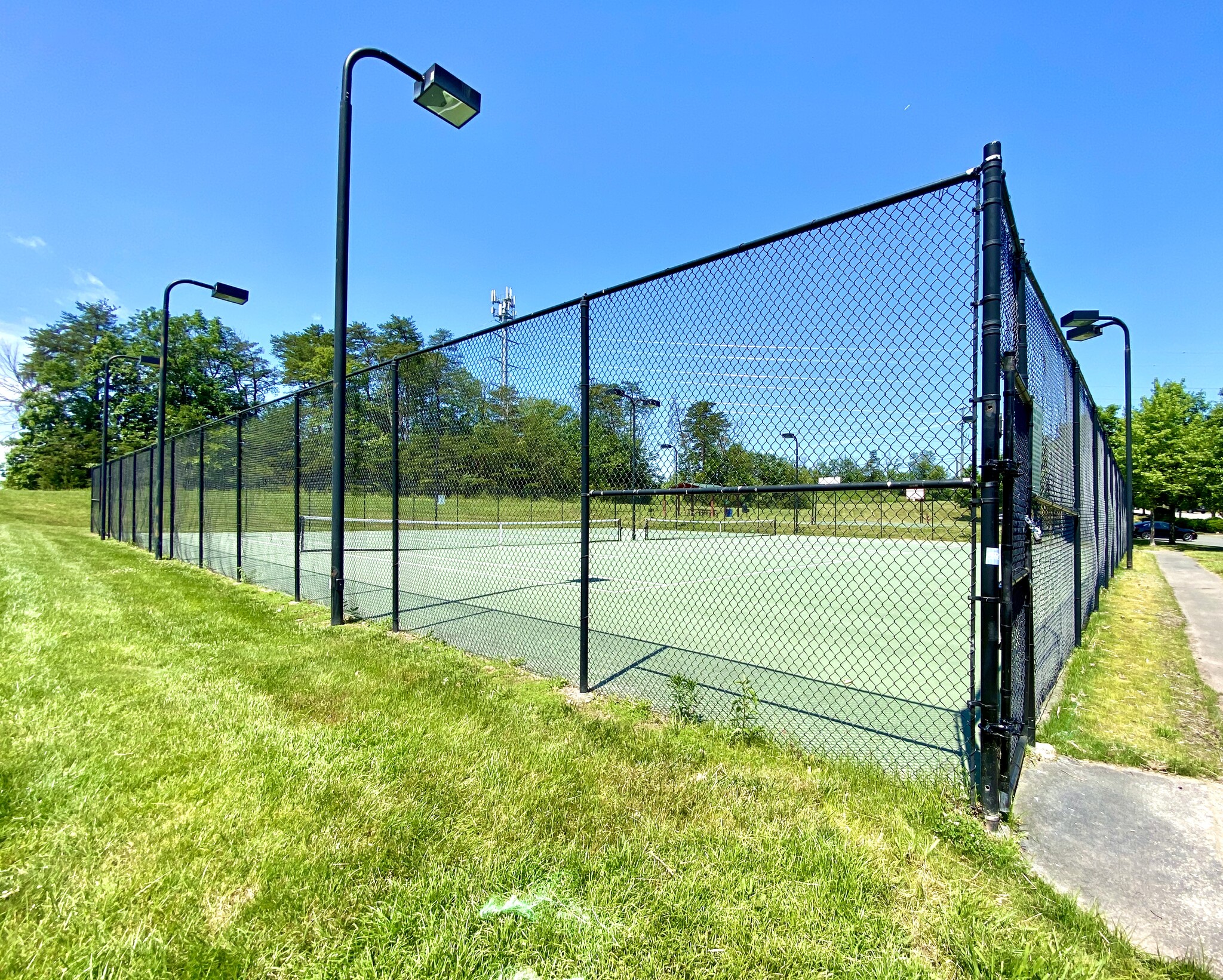 Tennis and Basketball - 810 Revelstore Ter NE