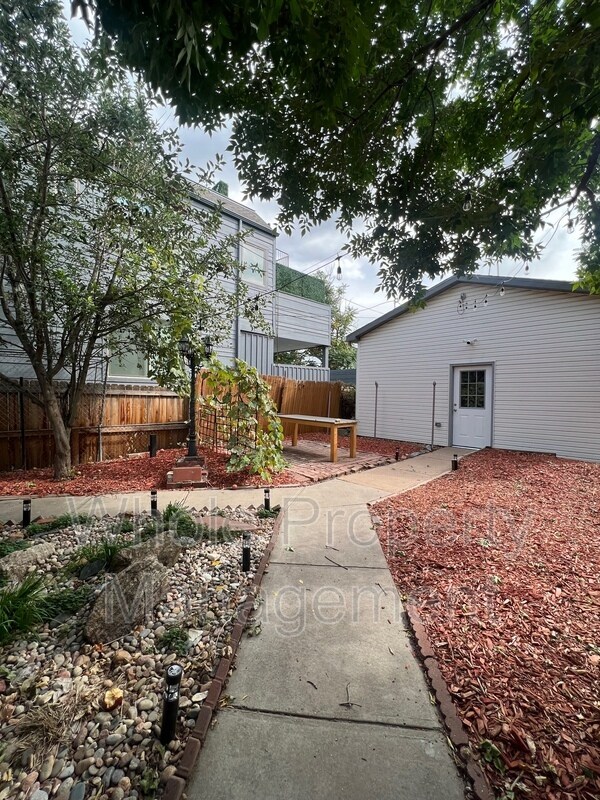 Building Photo - 1850 W 33rd Ave