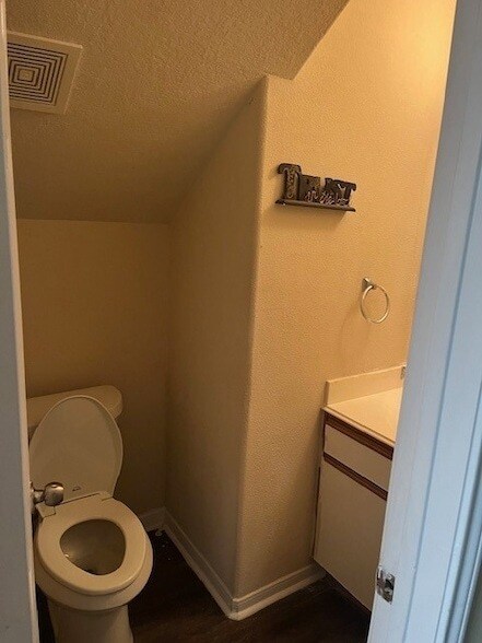 Building Photo - 3203 Apple Dale Dr