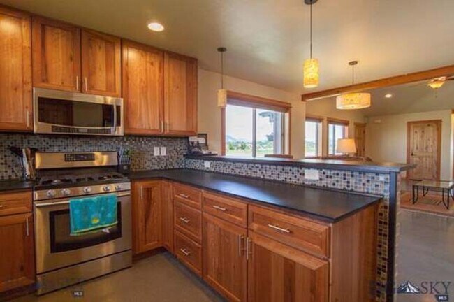 Building Photo - 3-Bedroom, 2-Bathroom Single-Level Home in Bozeman, MT