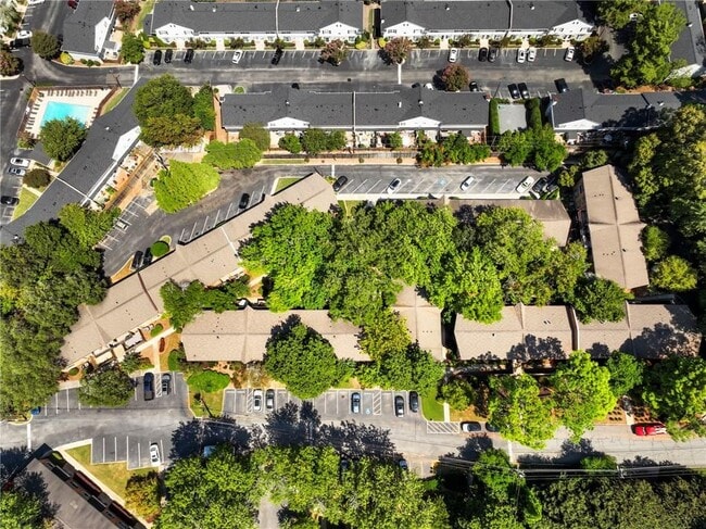 Building Photo - 115 Biscayne Dr NW