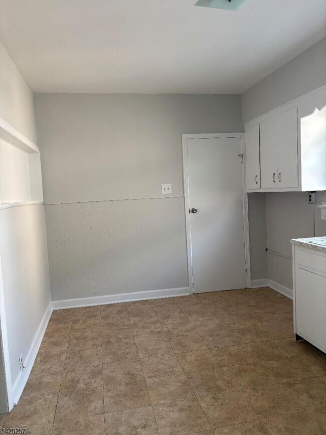 Building Photo - 161 Union Ave