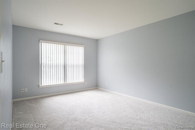 Building Photo - 44770 Marigold Dr
