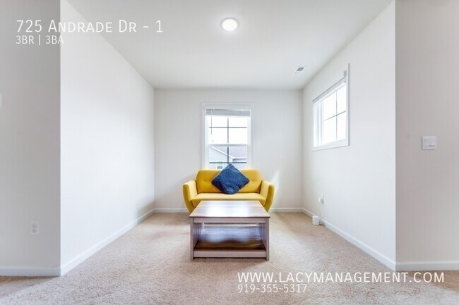 Building Photo - 725 Andrade Dr