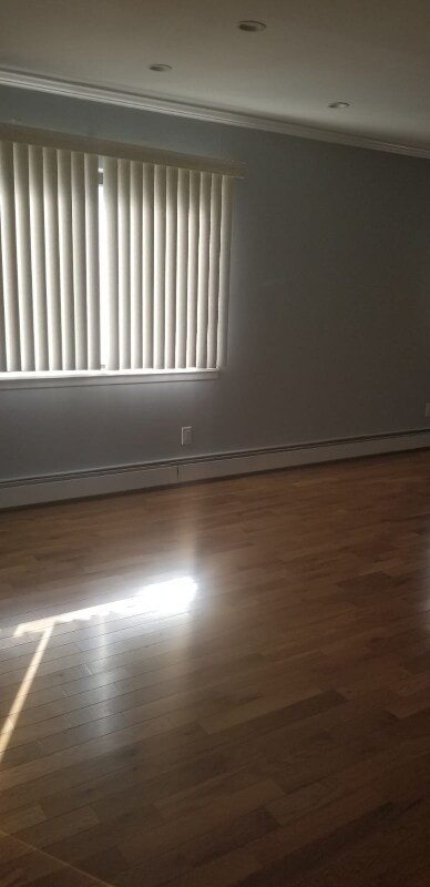 Building Photo - 570 Lincoln St