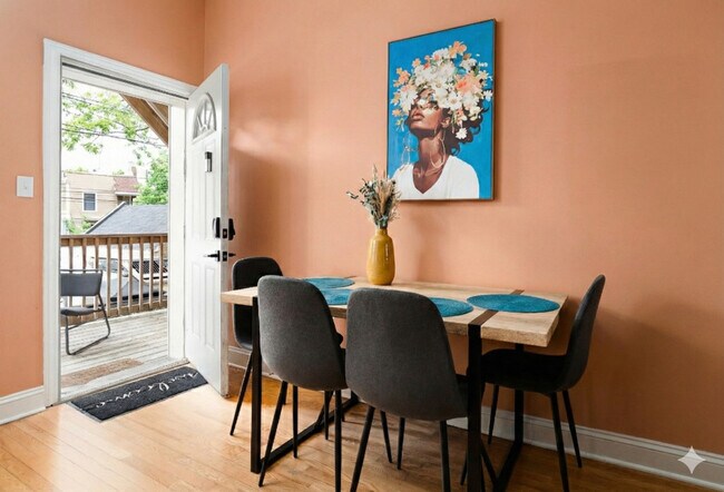 Building Photo - 2721 W Congress Pkwy