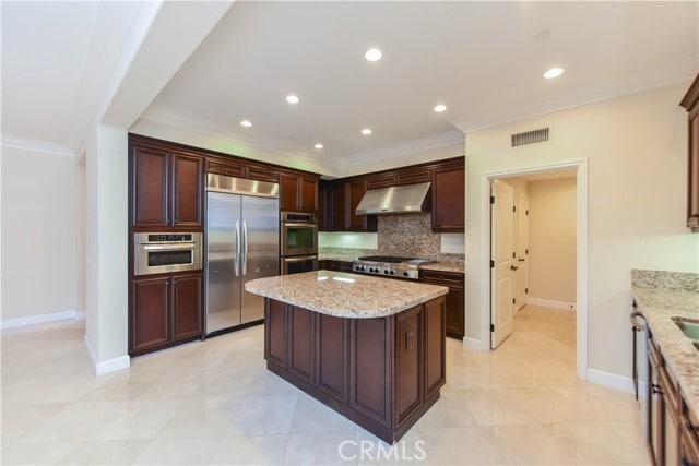 Building Photo - 40 Skyward