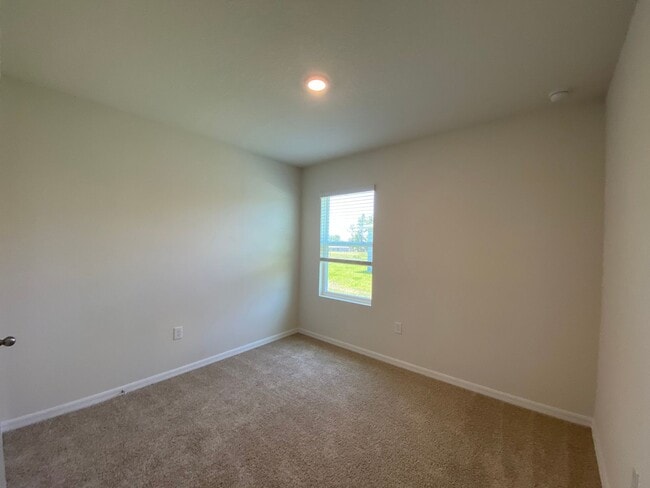 Building Photo - 407 Hickory Course Radial
