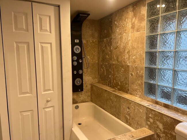 Building Photo - 69 Leroy Street