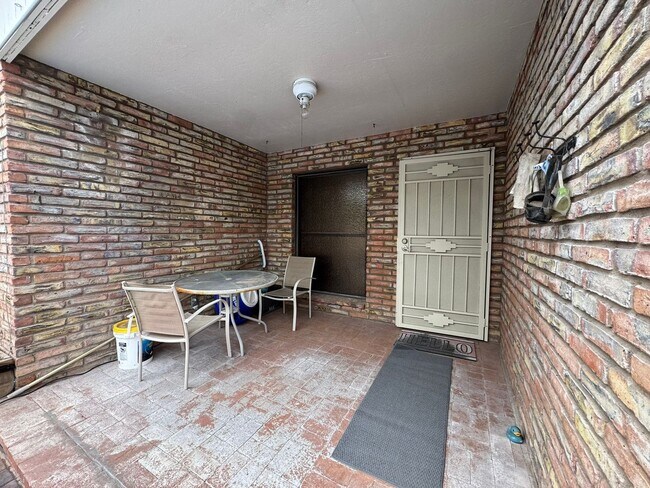 Building Photo - 3Br 3Ba House with Pool Across- RIVERFRONT with Balcony Observation Deck