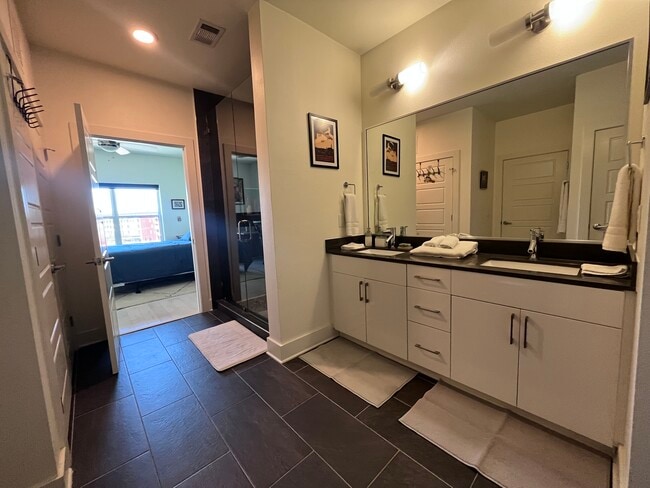 Building Photo - 6444 Burnet Rd