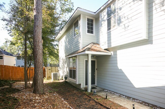 Building Photo - 6 Scenic Brook Ct