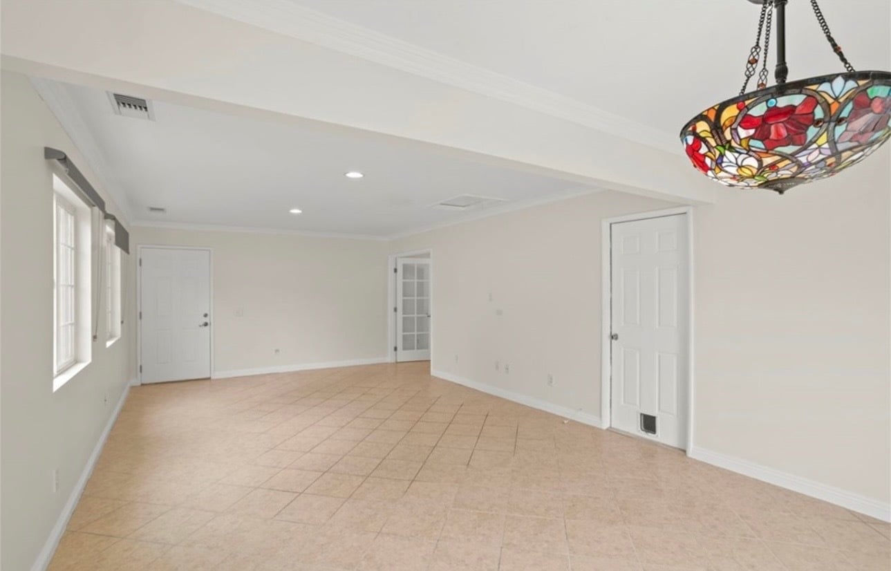 Building Photo - 204 W Linfield St