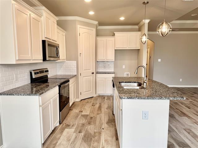 Building Photo - 626 Violet Dr