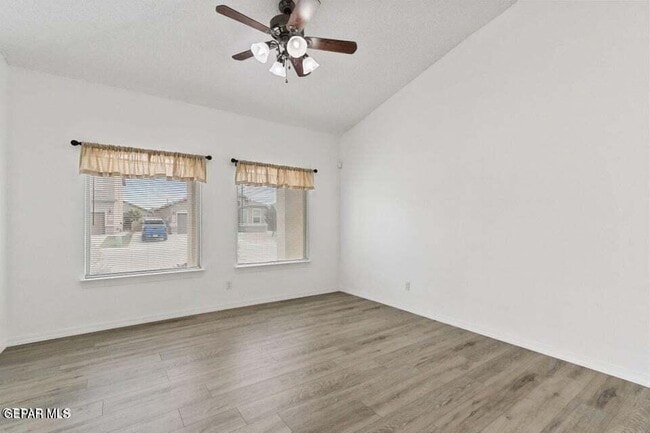 Building Photo - 3745 Loma Brisa Dr