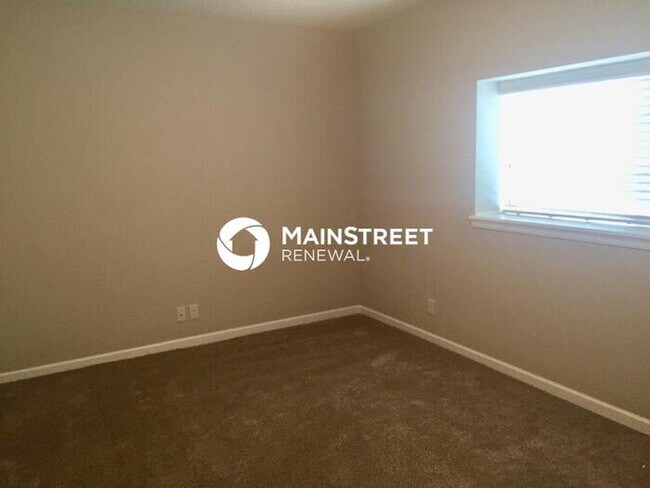 Building Photo - 4 Bedroom Pet-Friendly Home in Louisburg, KS with Main Street Renewal