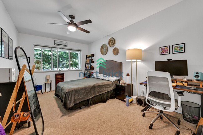 Building Photo - 2 BED & 2 BATH CONDO FOR RENT