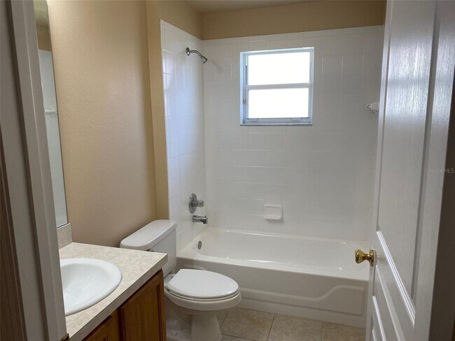 Building Photo - 604 Lakepark Trail