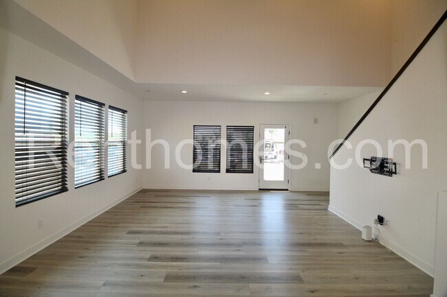 Building Photo - 1710 Discovery Falls Dr