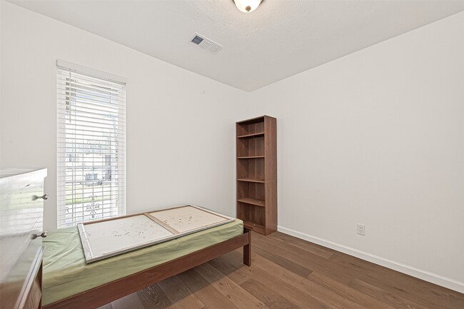 Building Photo - 10823 Sandstone St