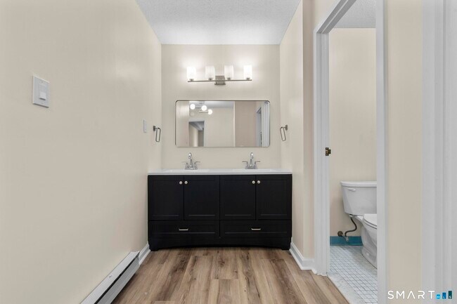 Building Photo - 1460 Elm St