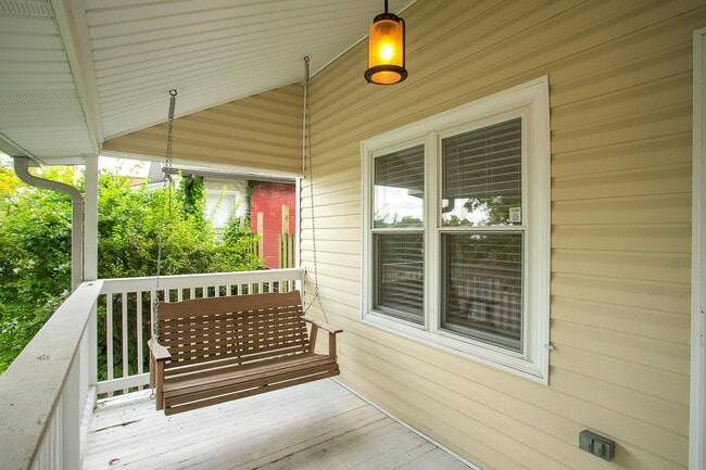 Building Photo - 1014 Douglas Ave