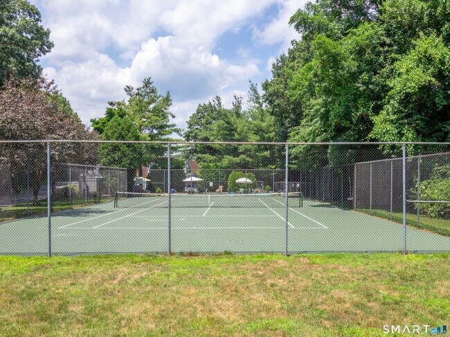 Building Photo - 92 Wilton Crest Rd