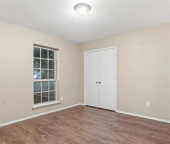 Building Photo - 2120 Stonewood Dr