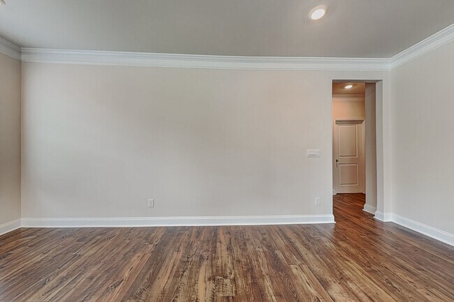 Building Photo - 5301 Ennisworth Ln