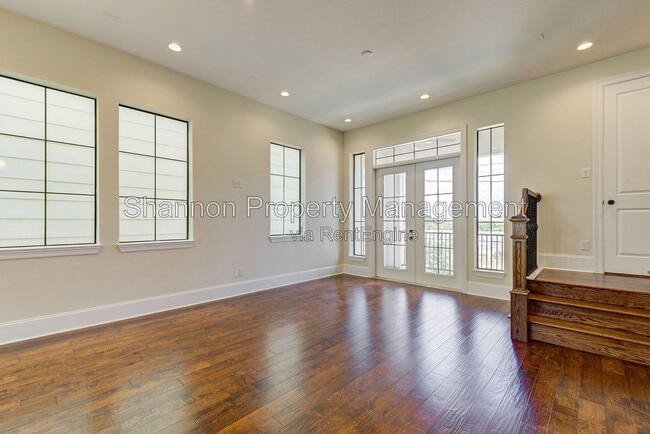 Building Photo - 2769 Freund St