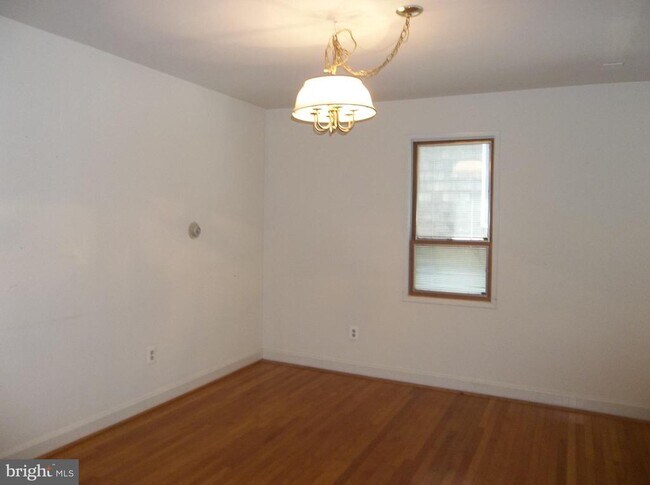 Building Photo - 3560 Alton Pl NW