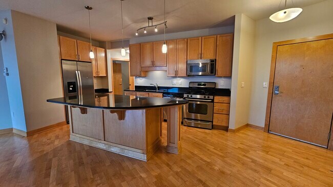 Building Photo - 317 Groveland Ave