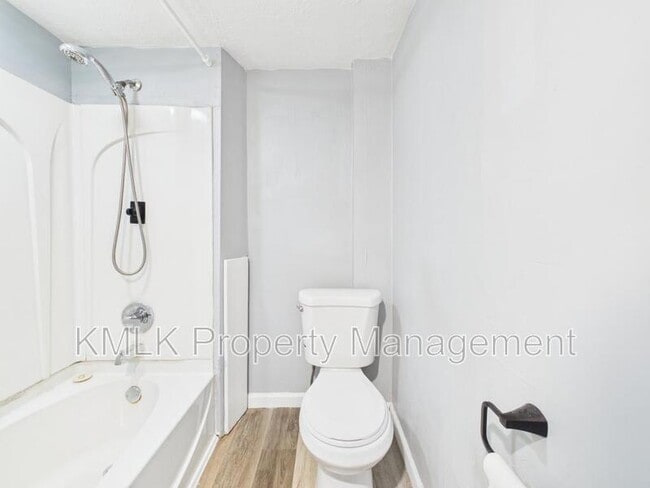 Building Photo - 2337 15th St SW