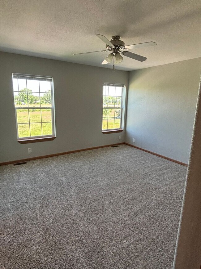 Building Photo - Ogden Triplex