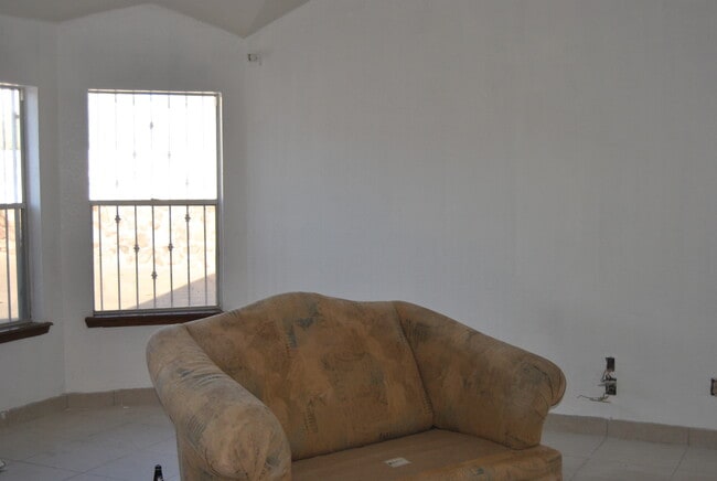 Building Photo - 321 Arisano Dr