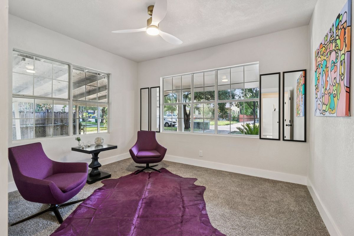 Building Photo - 1119 W Huisache Ave