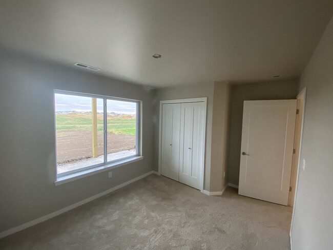 Bedroom - 772 River Bend Ln