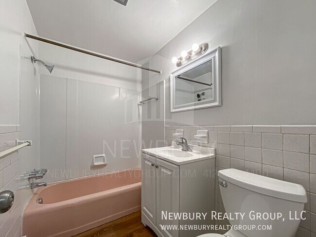 Building Photo - 1848 Chessland St